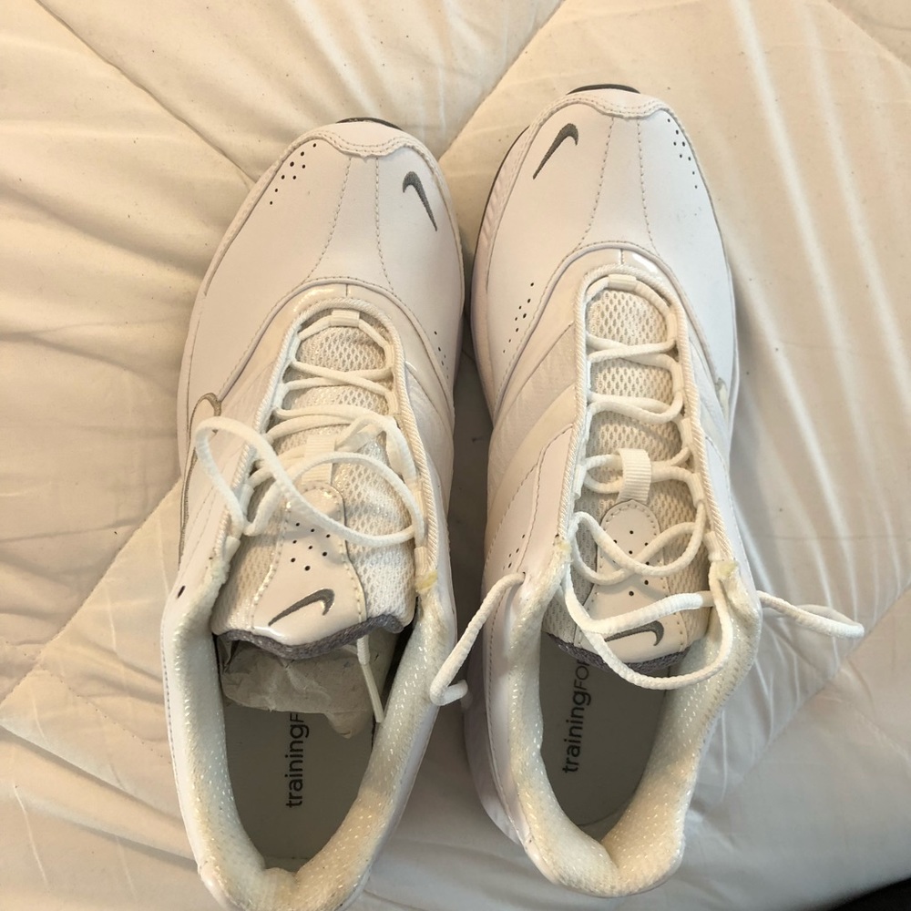 Nike women’s training shoes white size 6